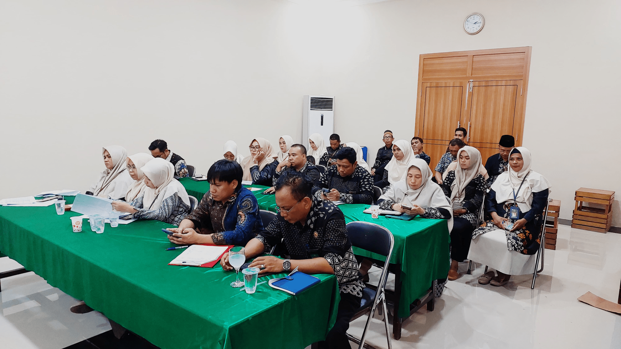 rapat2 1